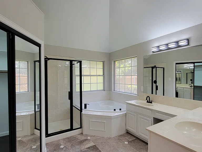 9726 Windy Hollow Dr — Photo 31