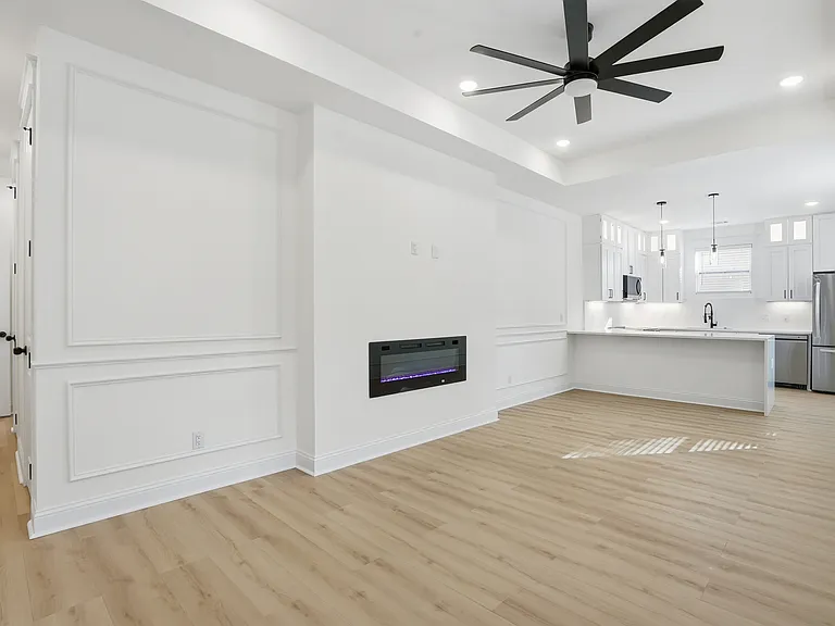 1228 E Anderson St #A — Photo 7