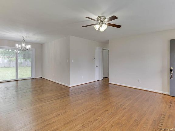 5th image of 147 Pamela Dr