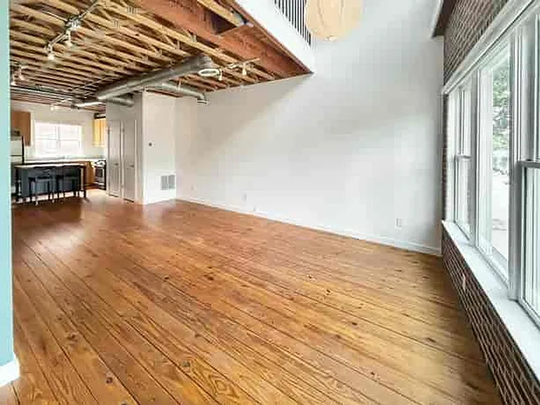 322 Peters St SW #2 — Photo 7