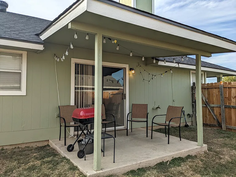 2504 Windmill Dr — Photo 2
