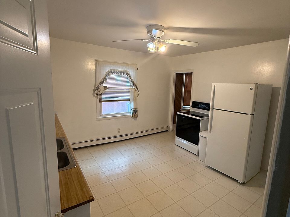 1st image of 59 Grace St Floor 2