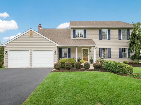 1482 Overlook Rd, Yardley, PA 19067