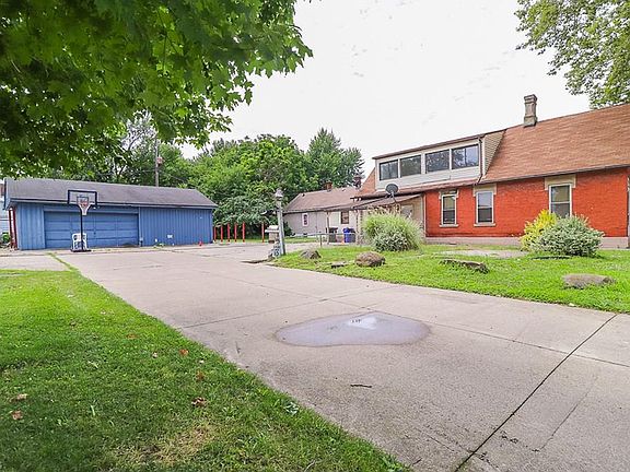 4th image of 3065 Erin Ave
