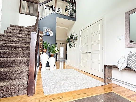 3rd image of 505 Brown CRESCENT