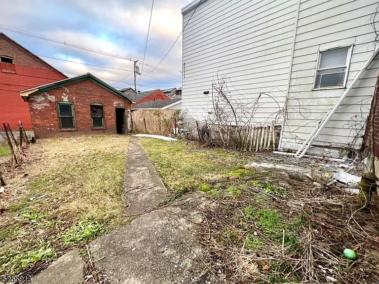 507 S Main St — Photo 25