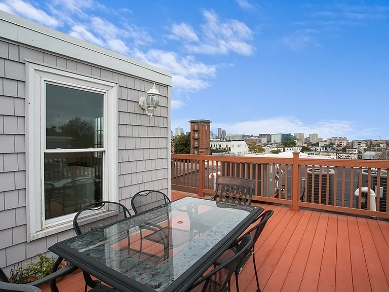 703 E 4th St #3 — Photo 13