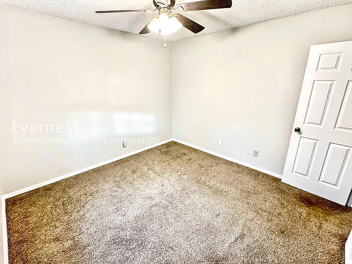 1756 S Pine Ave — Photo 31