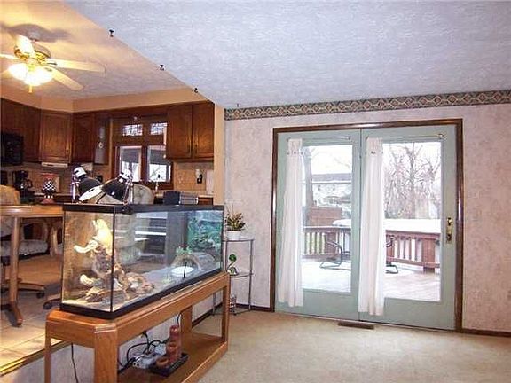 5th image of 101 Joellen Dr