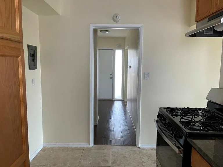 2104 Huntington Ln #C — Photo 8