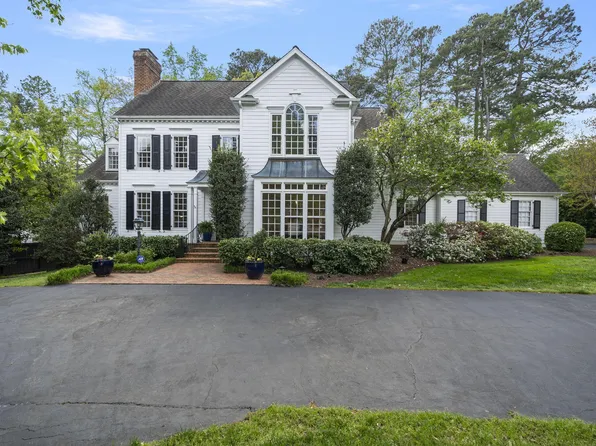 4 Surrey Ln, Durham, NC 27707