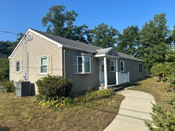 608 James St, Chicopee, MA 01020