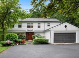 240 Moraine Rd, Highland Park, IL 60035