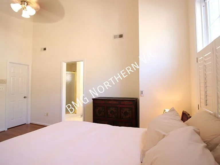 2304 N Greenbrier Ct #206 — Photo 15