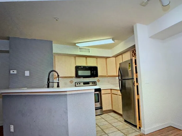 832 Camargo Way #211 — Photo 9