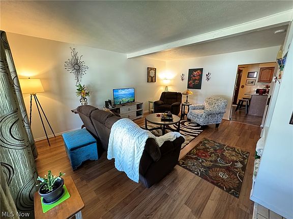 3rd image of 7031 Woodthrush Dr