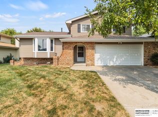 11536 Taylor St, Omaha, NE 68164