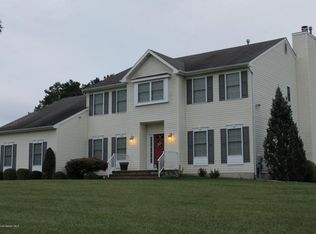 21 Monarch Ln, Freehold, NJ 07728
