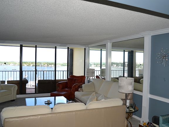 4th image of 134 Lakeshore Dr APT 1115