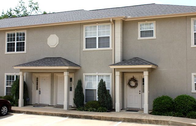 1st image of 2109 Harris Dr Unit 15