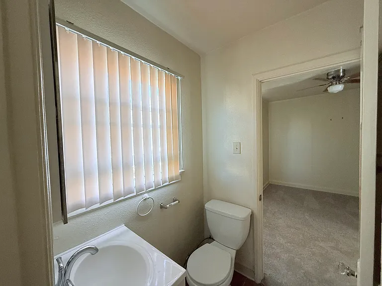 205 S Citron St #11 — Photo 10