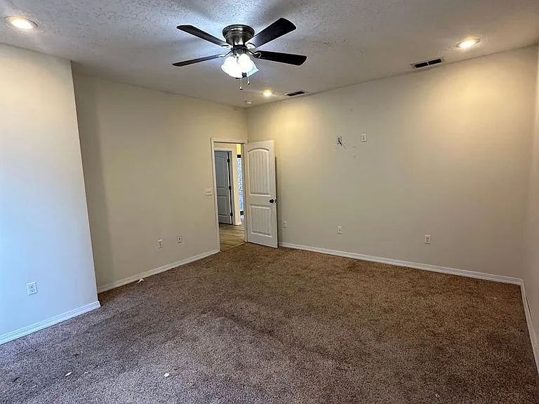 917 Almond Tree Ln — Photo 20