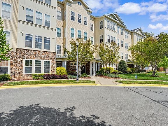 3rd image of 311 High Gables Dr APT 106