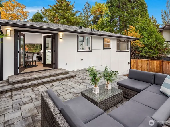 10045 NE 15th Street, Bellevue, WA 98004