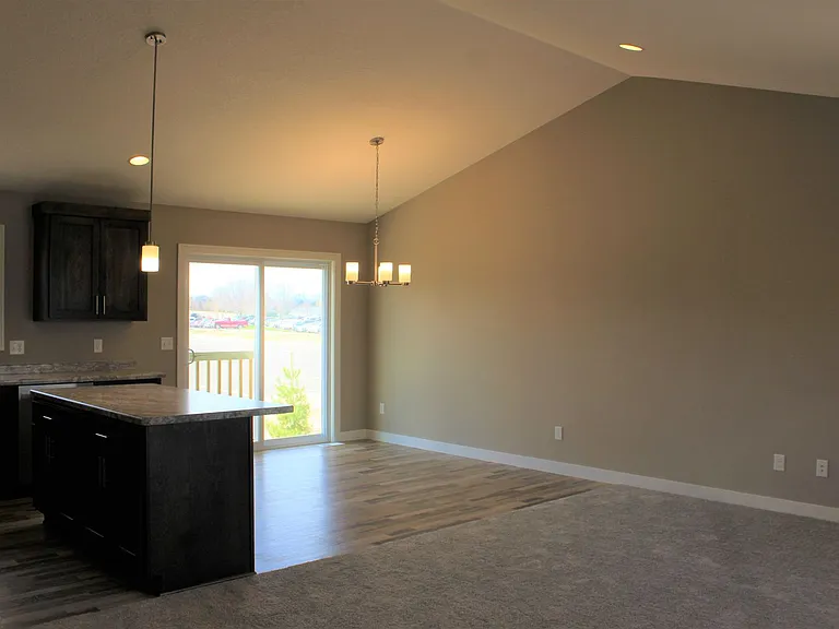 1748 Morning Glory Dr — Photo 4