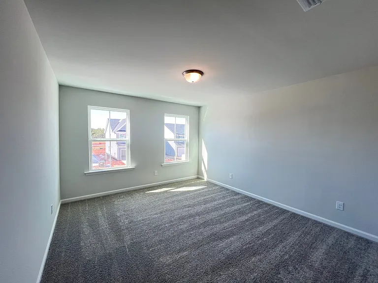 1312 Hollyview Ave — Photo 16