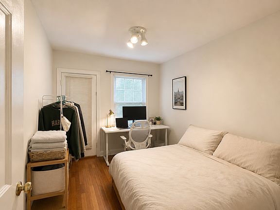 3rd image of 30 Boulevard Ter #1