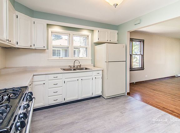 4th image of 264 N Shaddle Ave