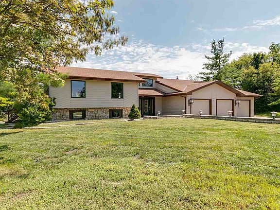 4th image of 2803 Lakewood Dr