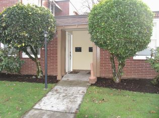 804 SE Tacoma St, Portland, OR