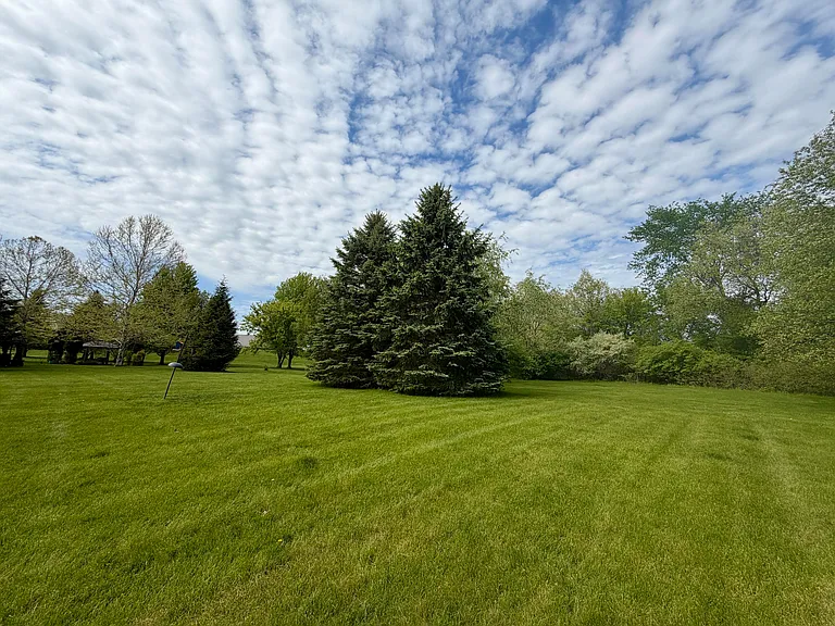 6961 Suncrest Dr — Photo 4