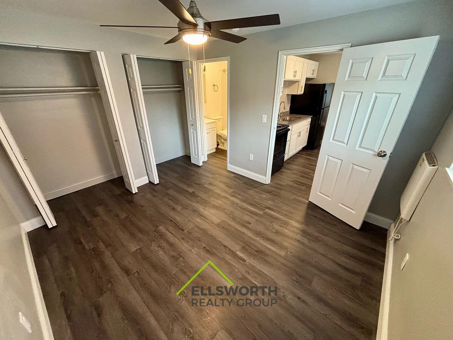 Lawn Ave-2204 - 01 — Photo 3
