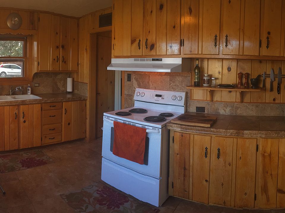 2nd image of 422 S San Juan Ave