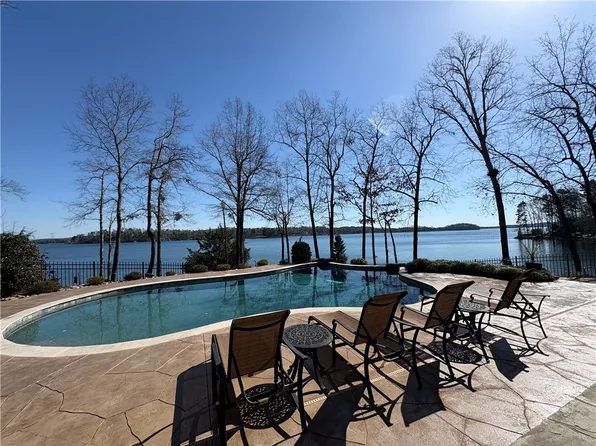 212 N Beacon Shores Dr, Seneca, SC 29672