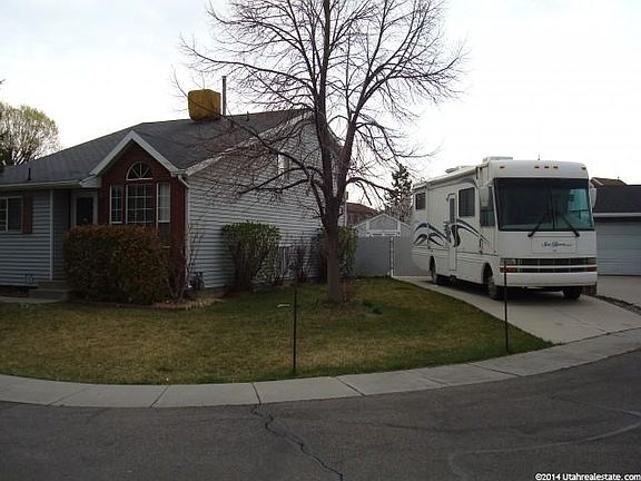 3rd image of 4765 W 2925 S