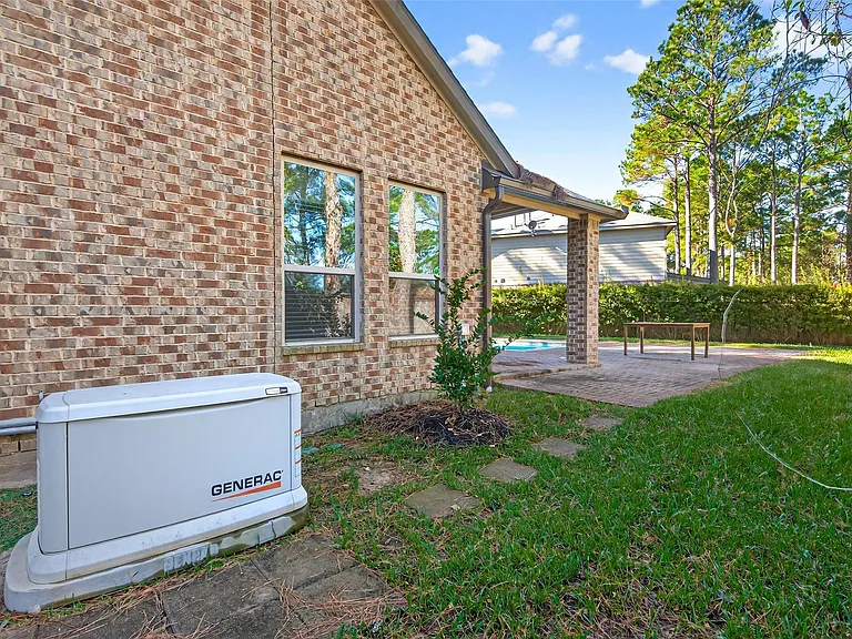 14 S Sawbridge Cir — Photo 41