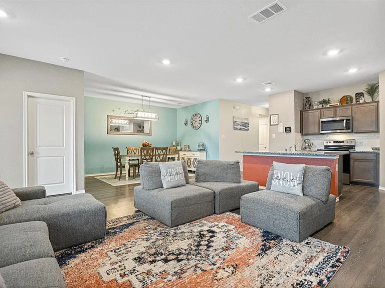 904 Saddle Horn Way — Photo 7