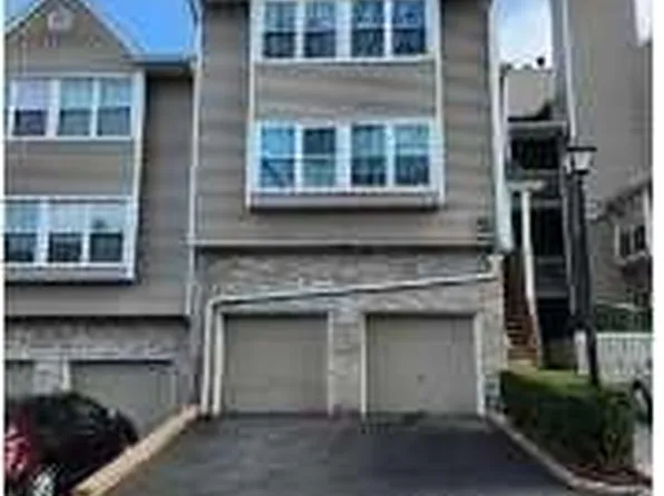 579 Windsor Dr, Palisades Park, NJ 07650