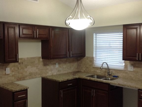 4th image of 6090 Dogwood Way
