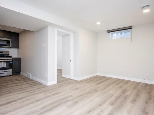 2735 Brecken Rd NW Unit B, Calgary, AB T2L 1H4