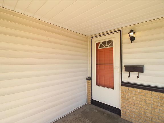 3rd image of 2917 Dogwood Dr