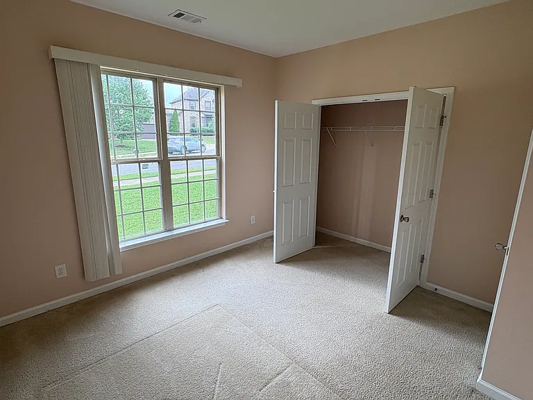 116 Jameson Pl — Photo 5