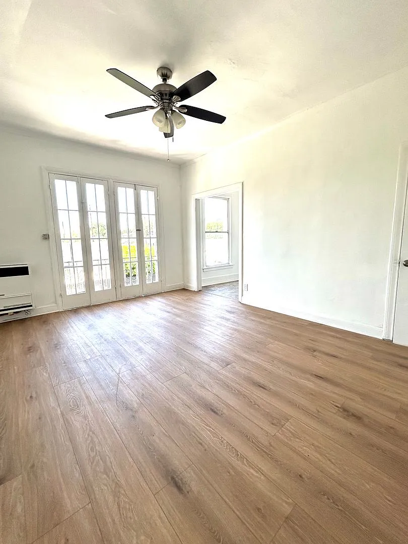 106 N. Dillon Street — Photo 4