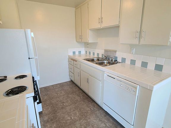5th image of 10425 Irene St APT 209