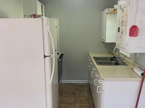 5th image of 14045 Bentwood Ave