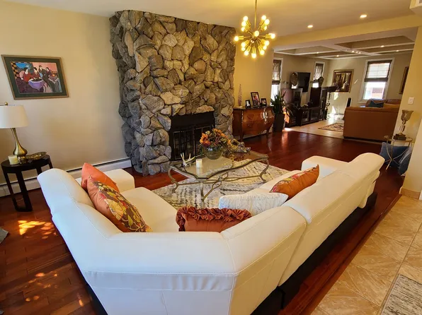 8515 5th Avenue image 3 of 43